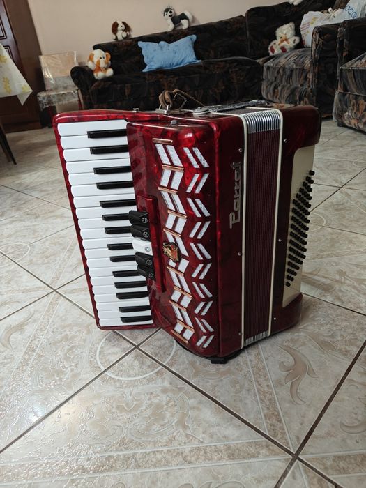 Acordeon Weltmeister Parrot 72 basi