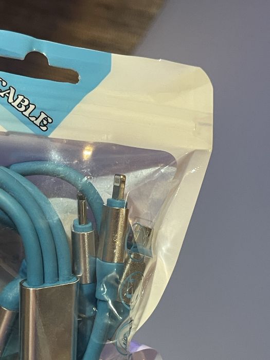 Incarcator nou albastru