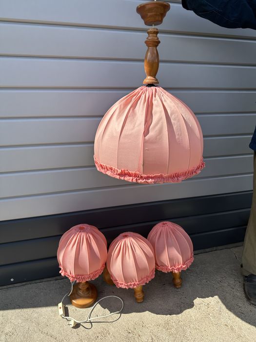 Продам комплект освещении в комнату