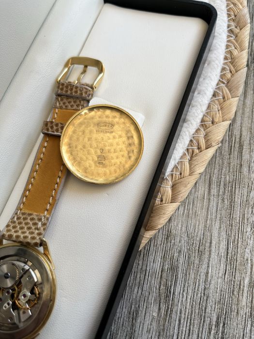 Златен часовник Doxa 18k