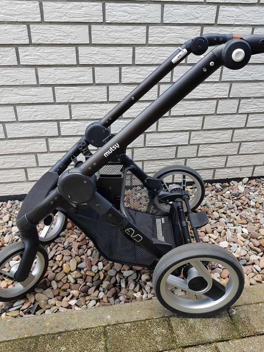 Set carucior copii Mutsy Evo cu Scoica Cybex Aton 5