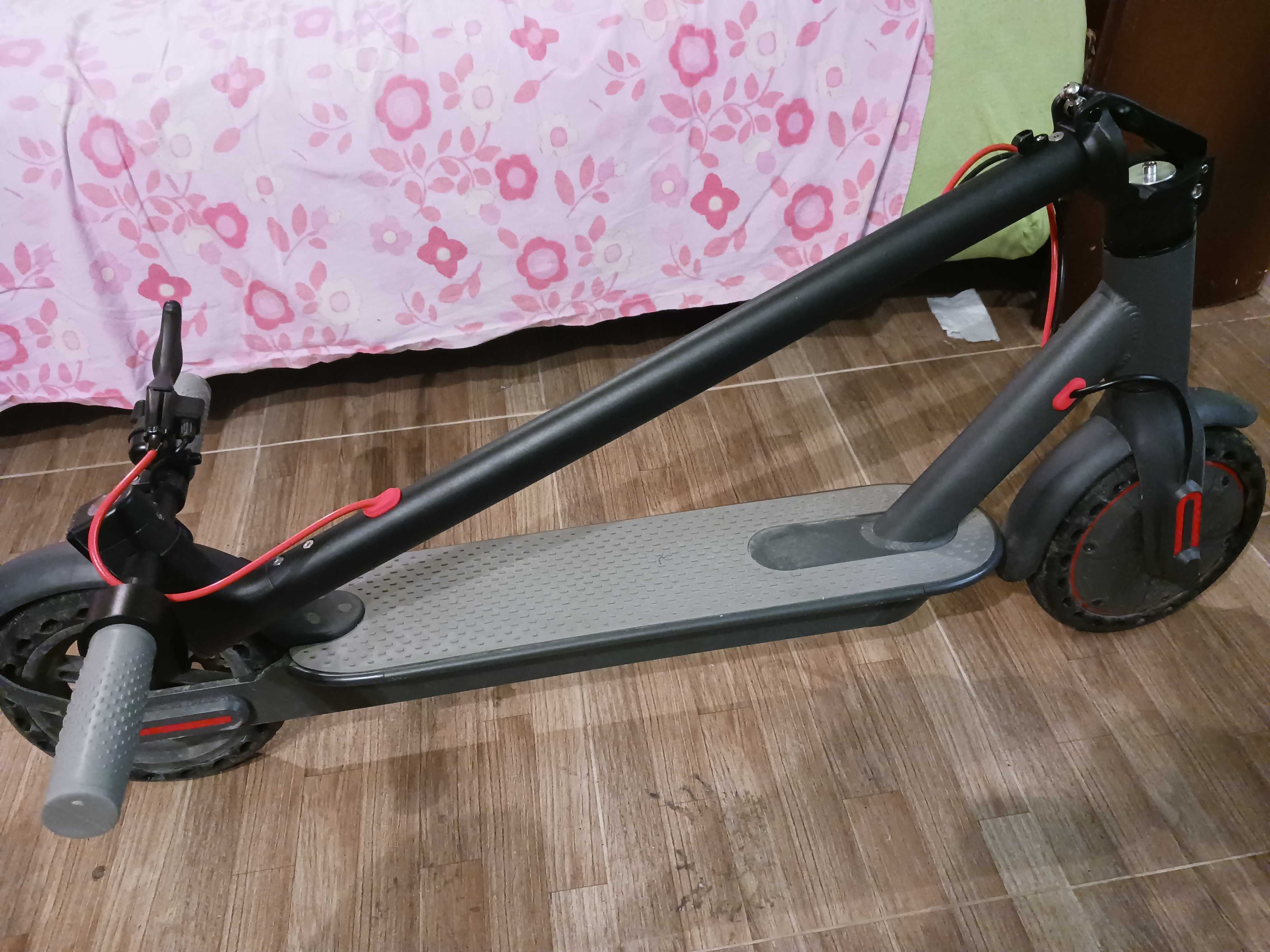 Aovo m365 . Electric  scooter