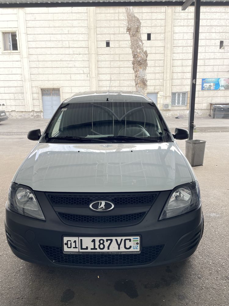 Lada largus 2014