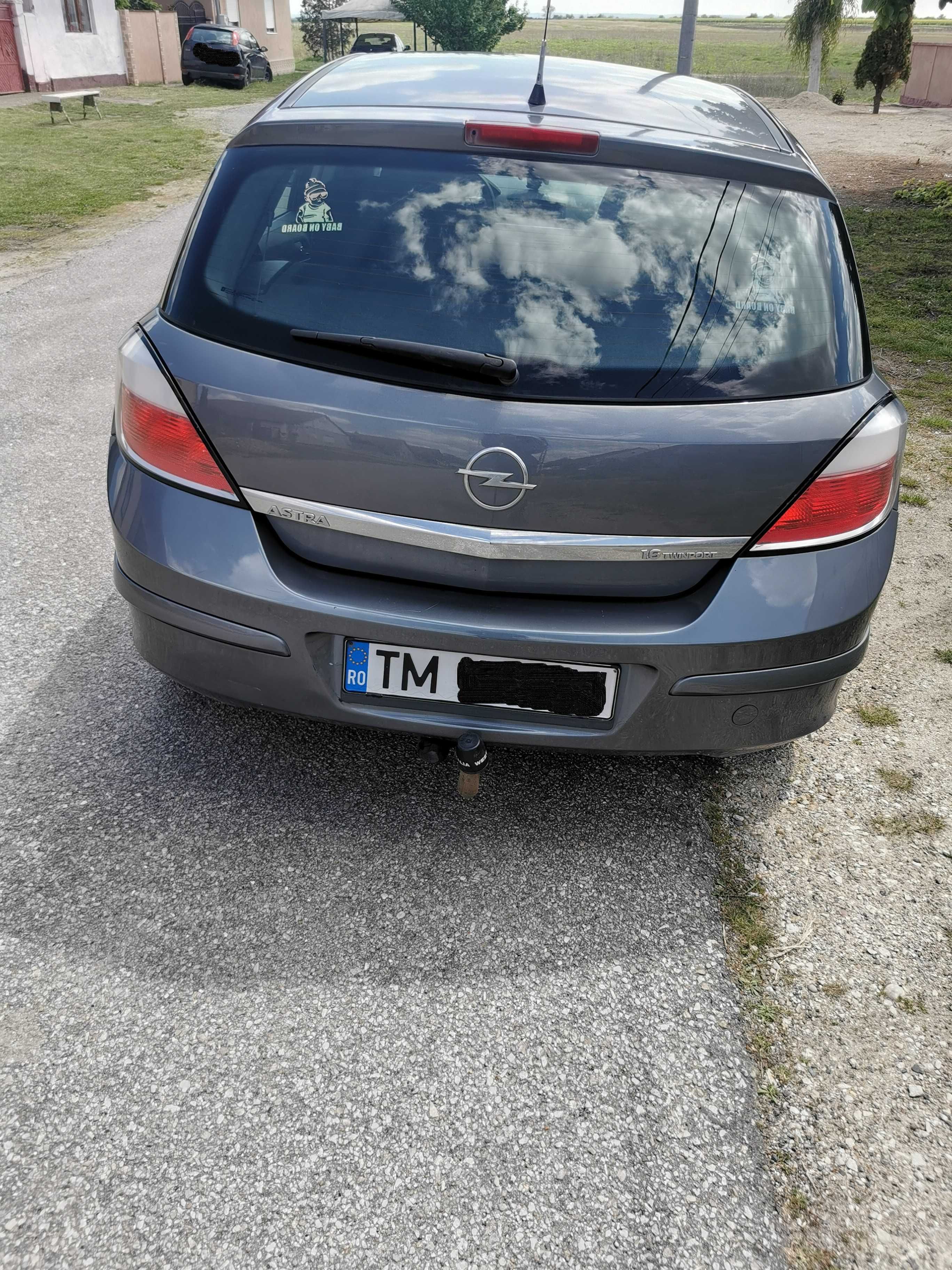 Vând autoturism marca Opel Astra H, an 2005, motor 1,6 benzină