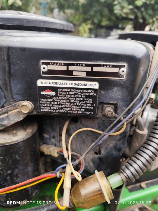 Vând tractorașe gazon JOHN DEERE LT166