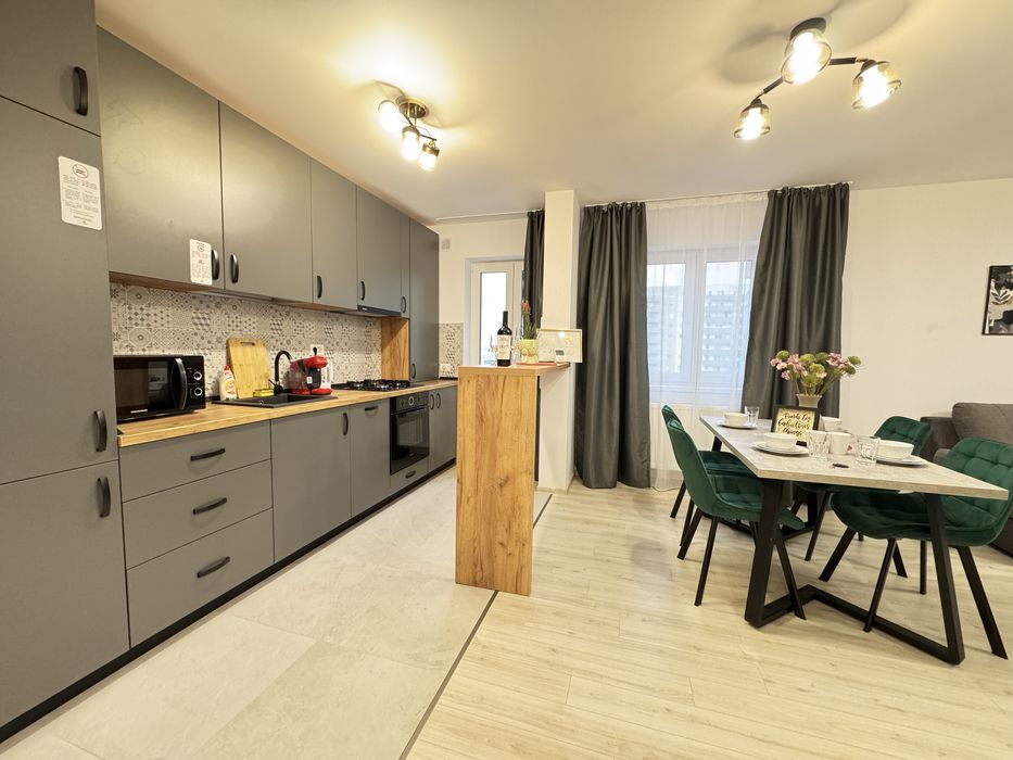 BV Luxury Cazare Apartamente 1-2-3 C Regim Hotelier - Coresi Mall