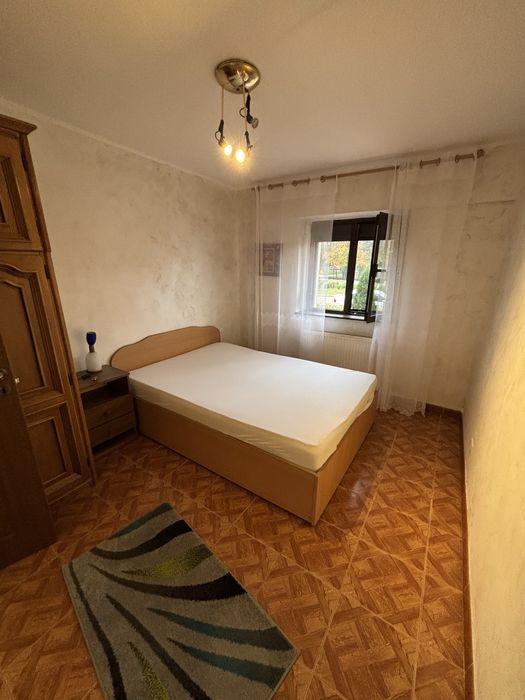 INCHIRIEZ apartament/spatiu comercial cu 3 camere in Focsani