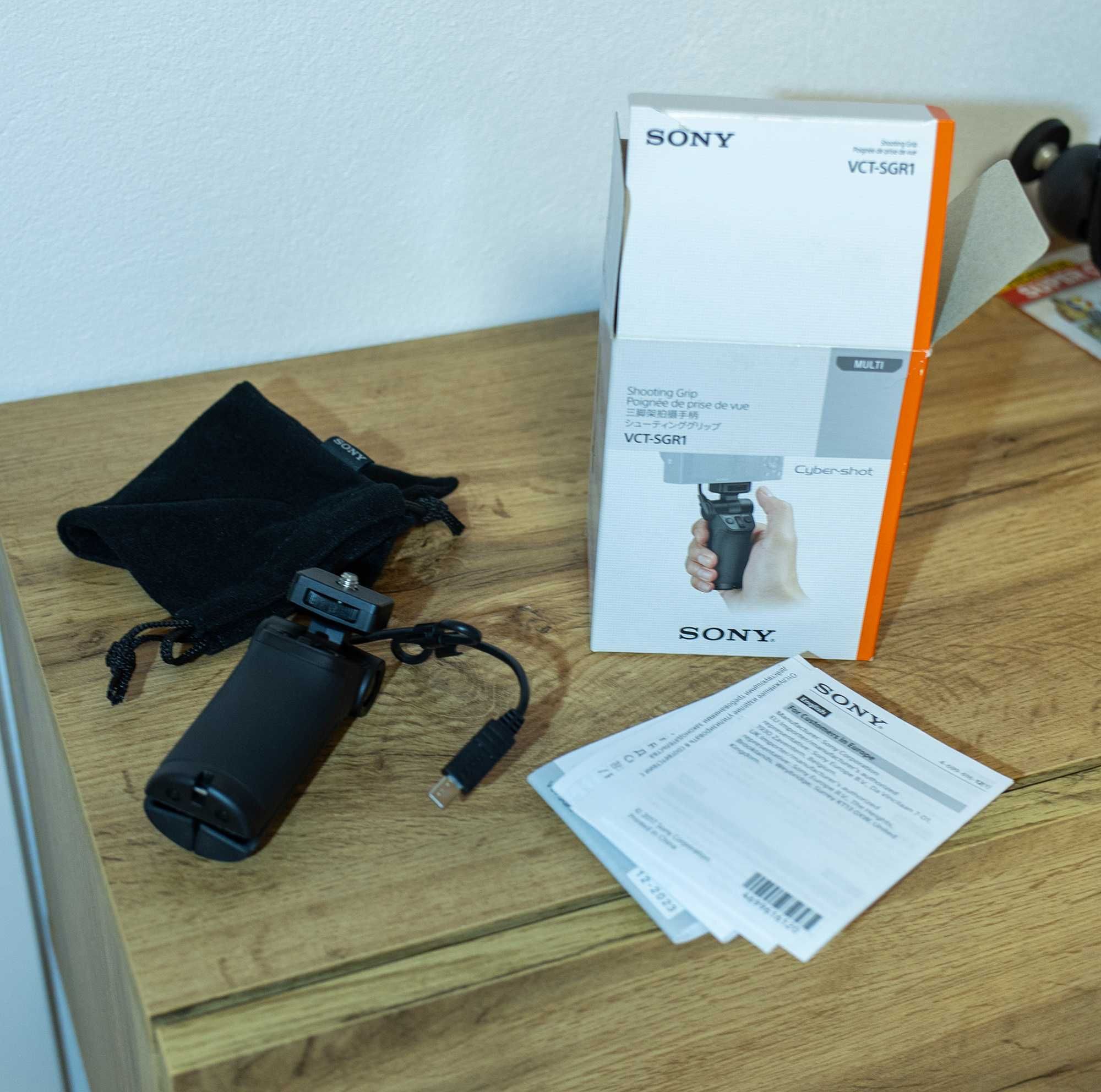 selfie stick dedicat Sony seria A6000+ (model VCT-SGR1) mini- trepied
