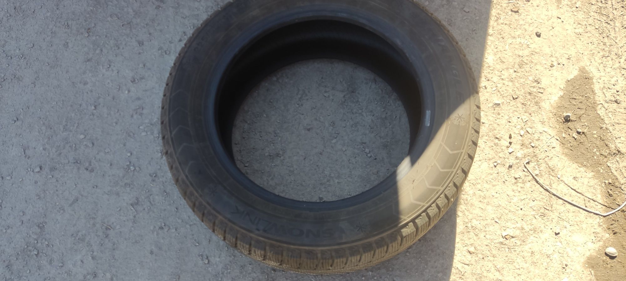 Продам Шины Triangle Snowlinke 2штуки. Отличного качеста. 225/55 R17/1