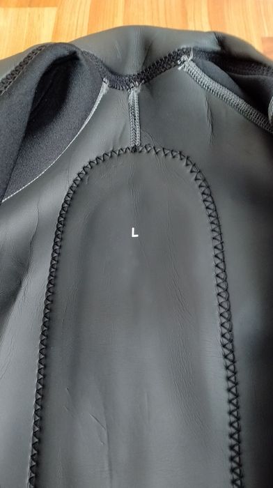 Costum înot , scufundări