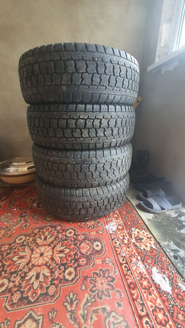 Шины R17/265/65 .