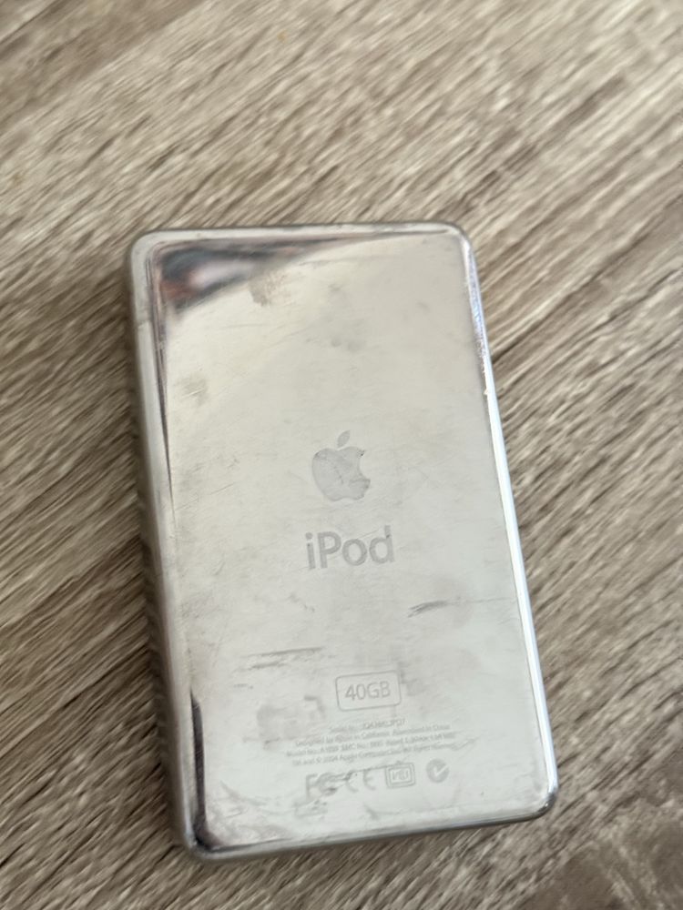 iPod 40GB със зарядно
