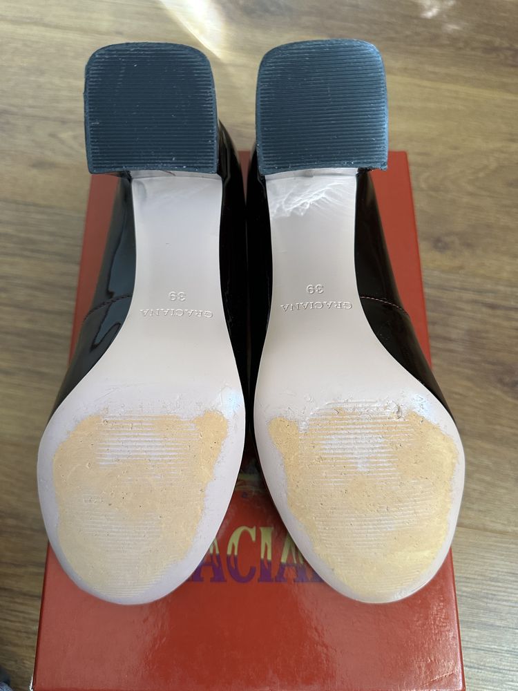 Pantofi piele lacuita