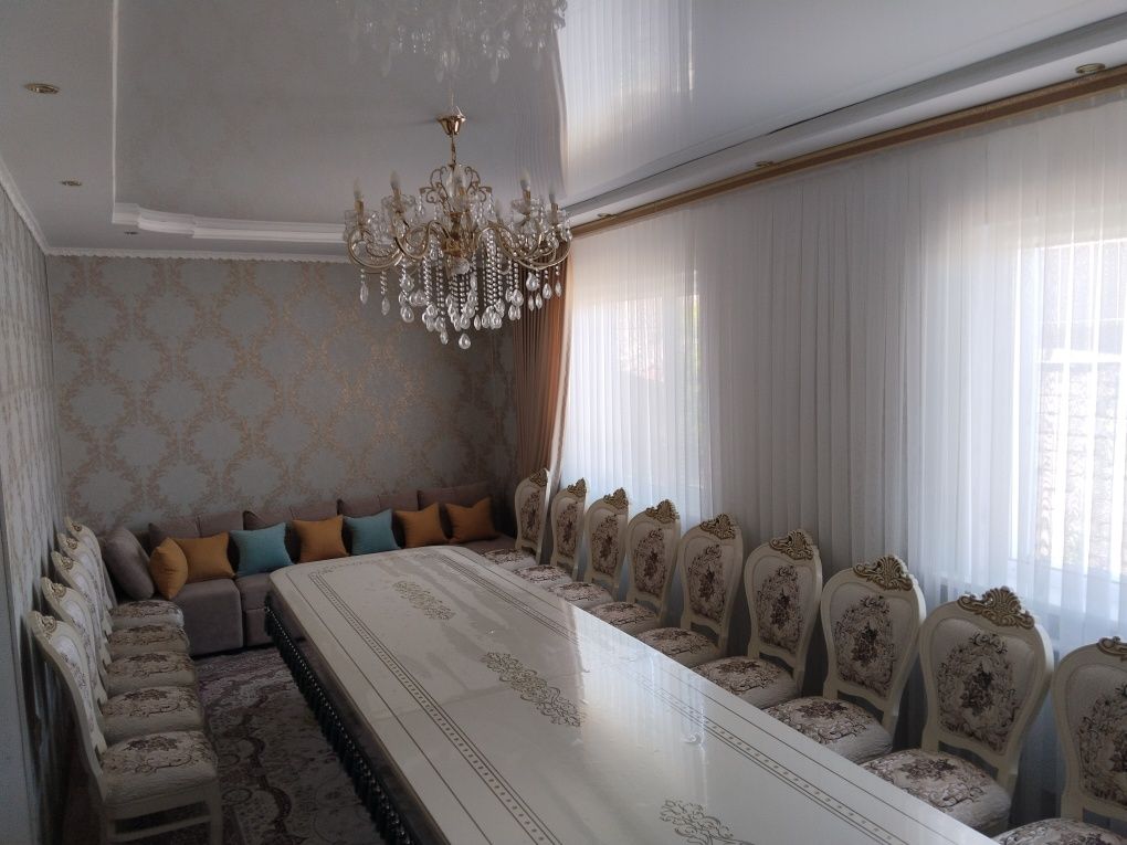 Продам стол со стульями!