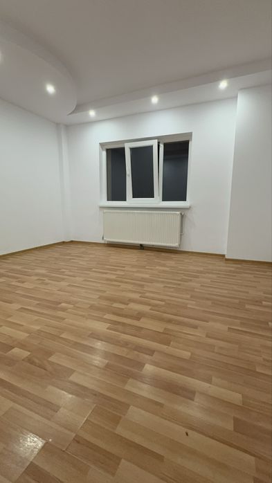 Apartament 3 camere, etaj 1, renovat, cartier 1 Mai