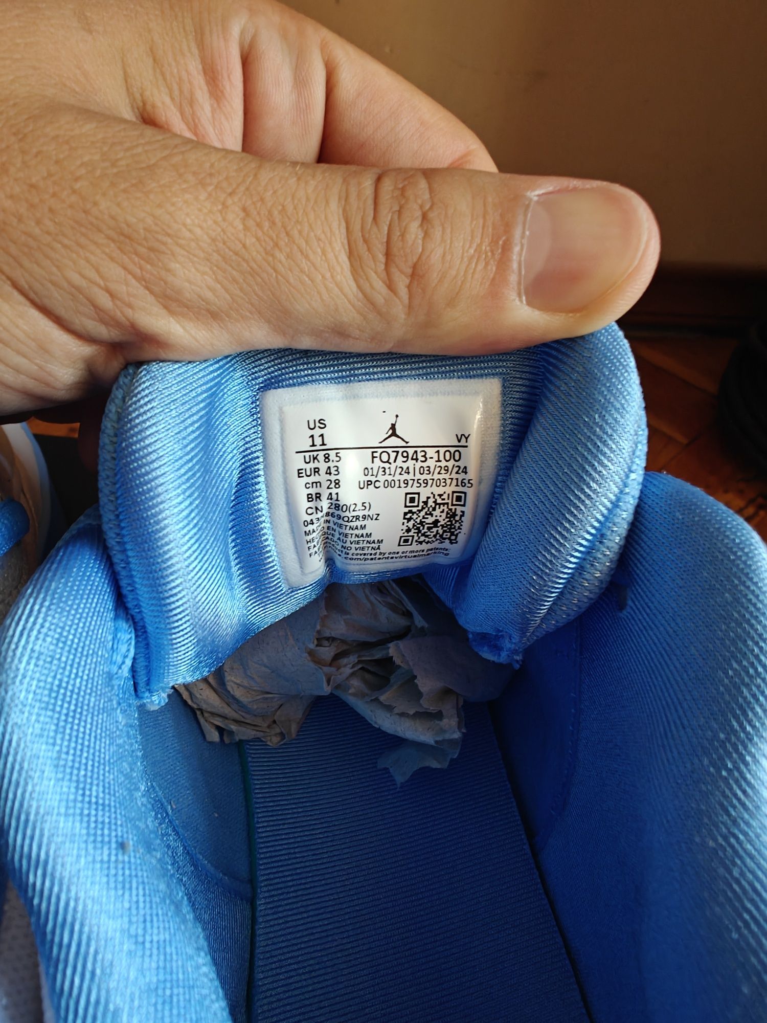 Jordan Max Aura 6 baby blue and white