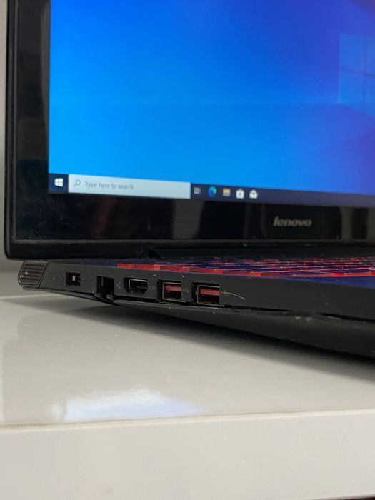 Геймърски лаптоп - Lenovo Y70-50
