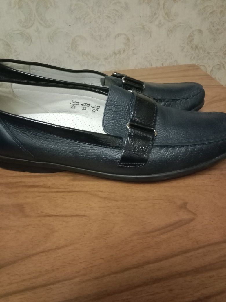 Немецкие кожаные туфли.39,40 раз.