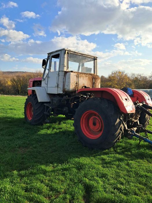 Продавам трактор Т 150