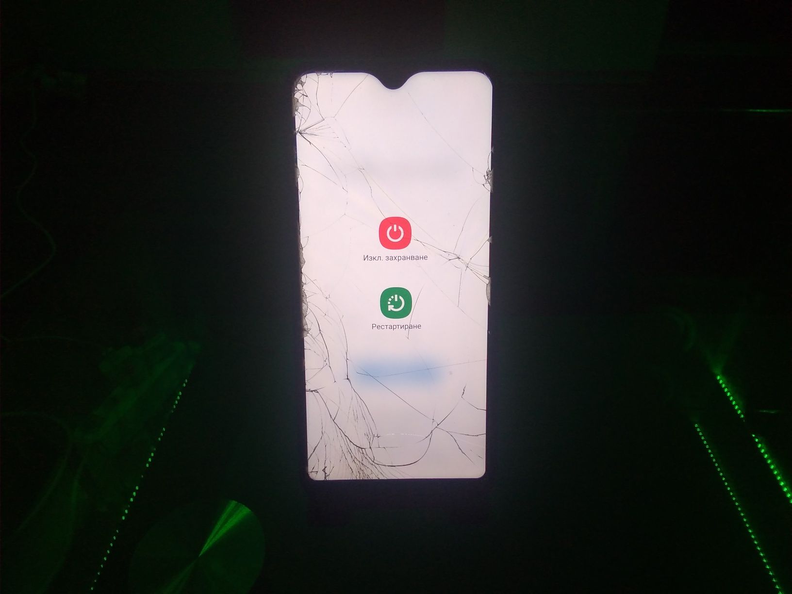 страхотен 4G gsm Samsung А20е с сменено  чисто ново стъкло  и батерия