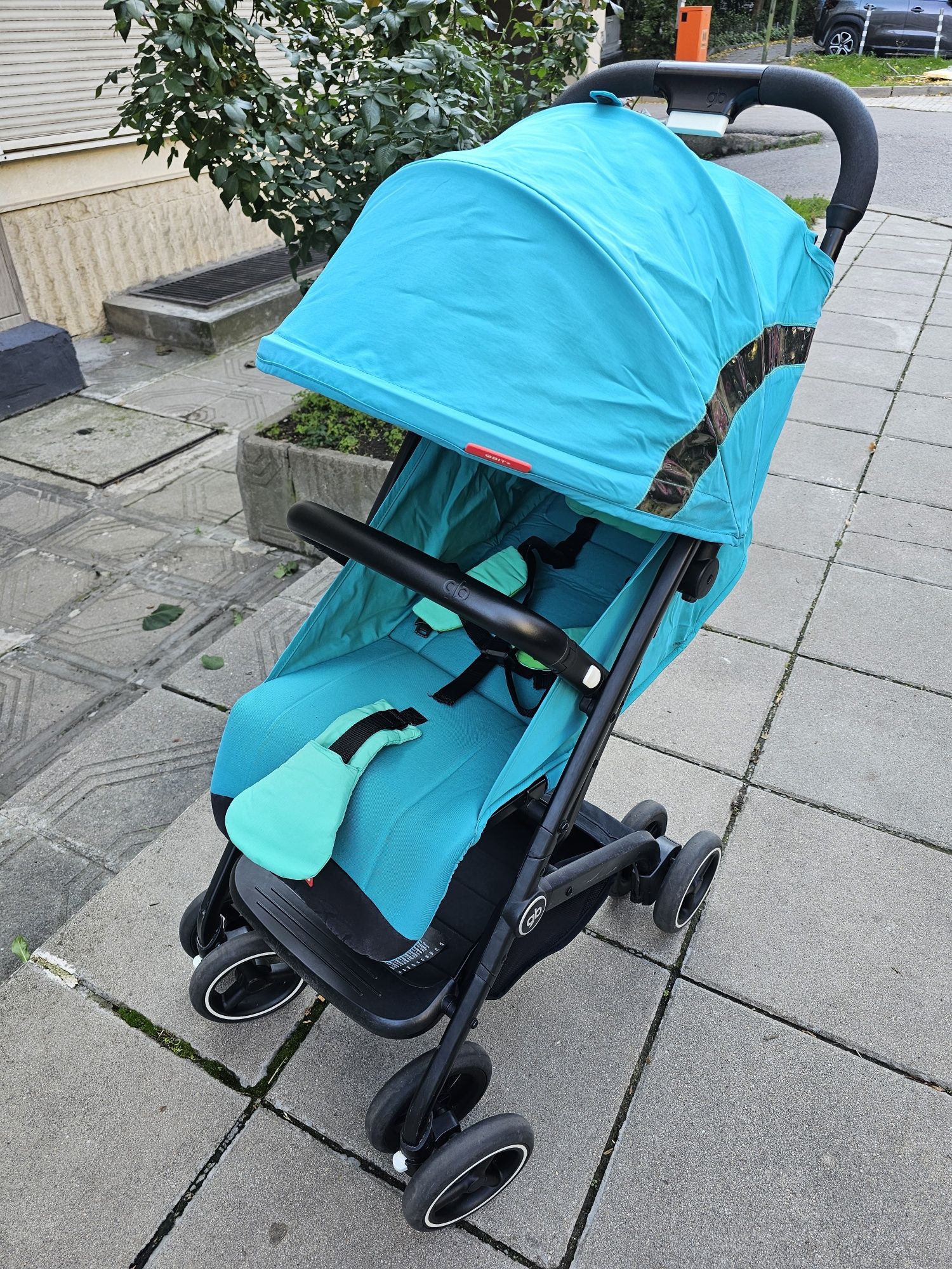 Бебешка количка GoodBaby GB Qbit+ с кош за новородено. Използвана.