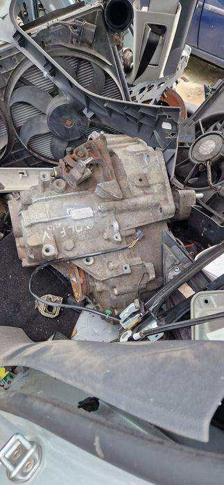 Vând cutie viteze Golf V 2.0 cod JLU.