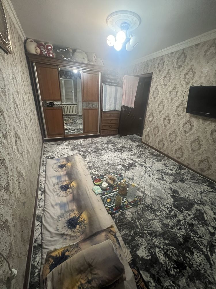 Уй сотилади Севирни олмазор Квартира 4 етажли 4 етаж 1 хонали