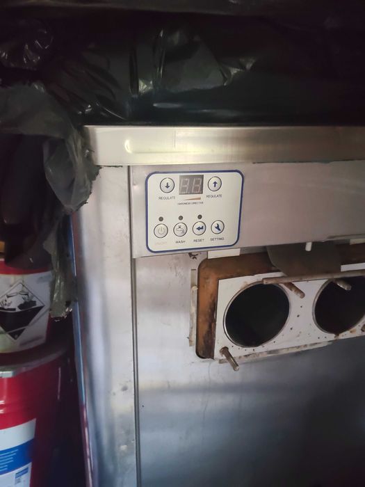 Mașina de înghețată stradală