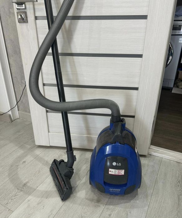 Пылесос LG в отличном состоянии