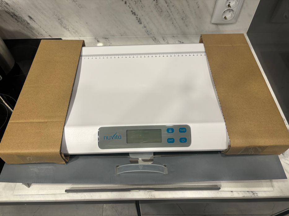 Дигитален бебешки кантар Nuvita 1310, Бял