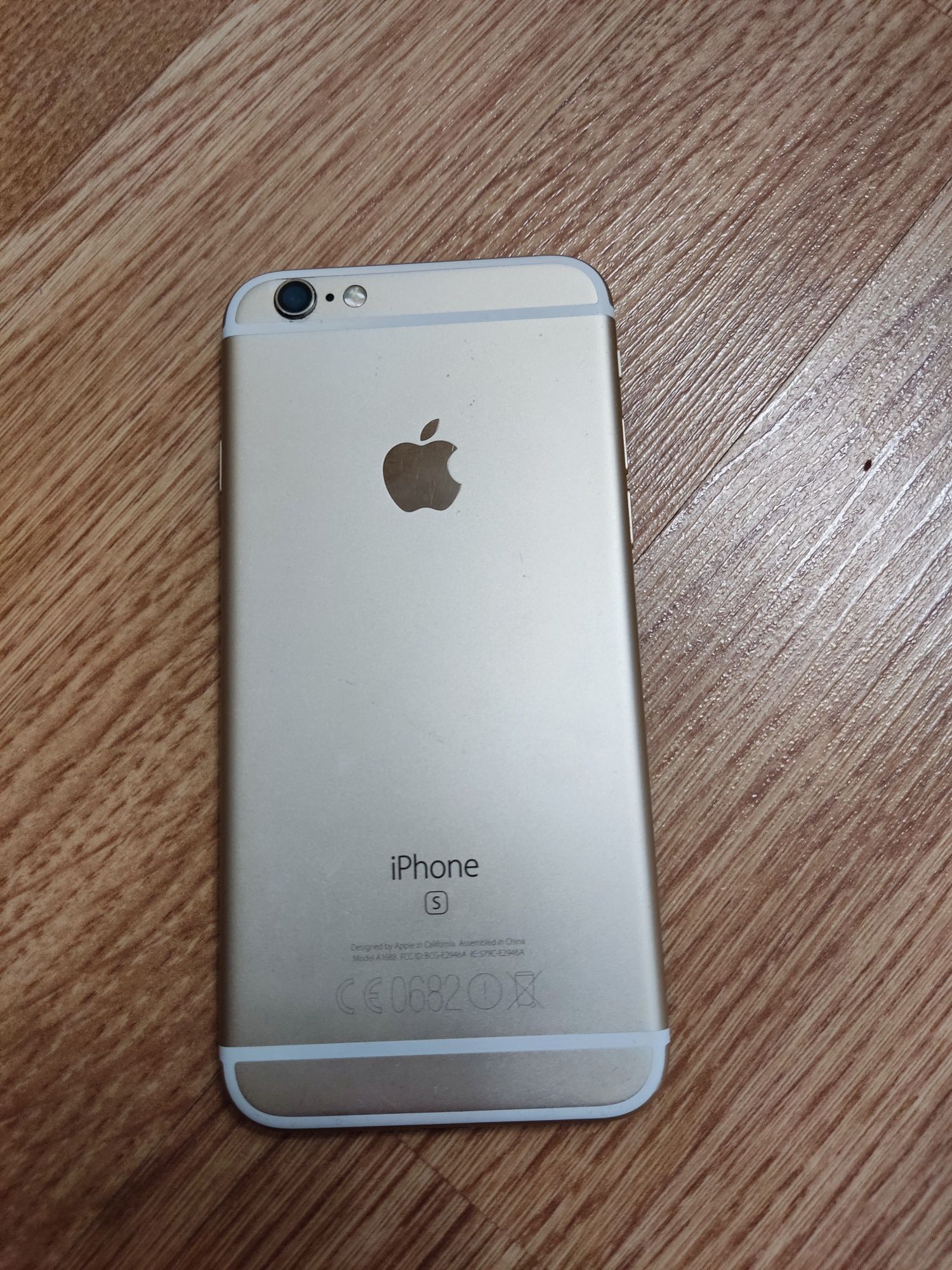 Смартфон Iphone 6S