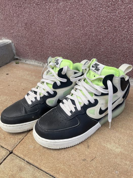 Vand Nike Air Force 1 Mid React 'Black Neon'.