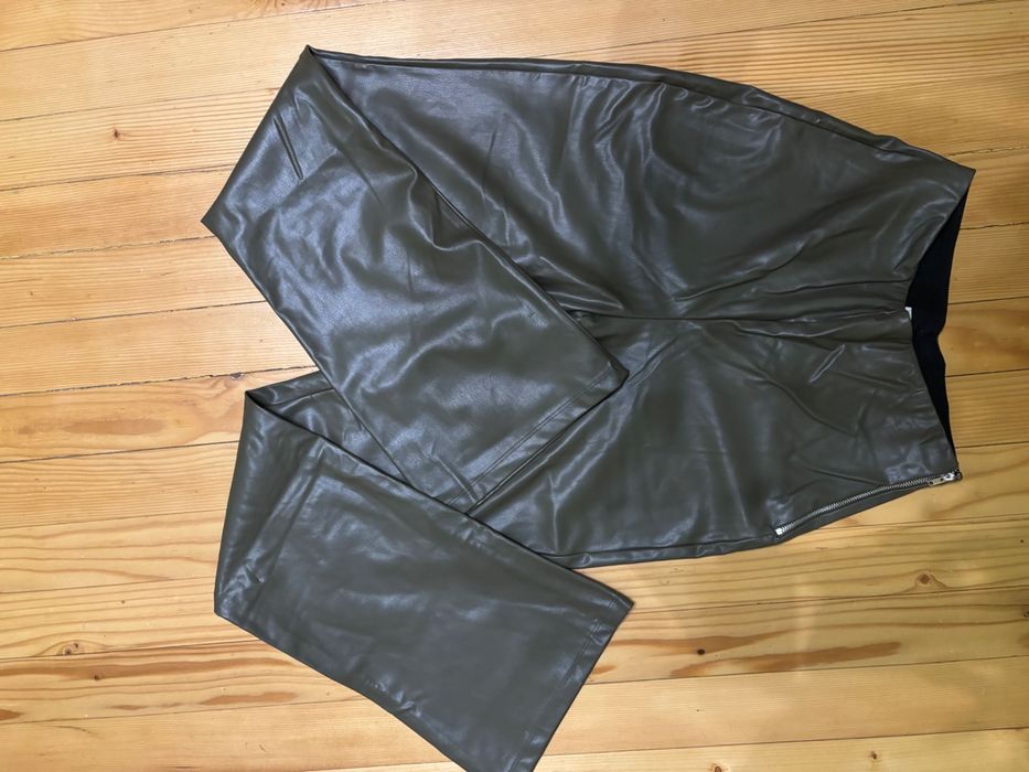 Кожени панталони размер М 15лв/бр.