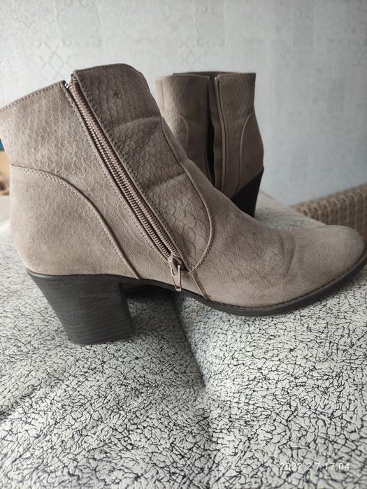 Продам женские ботильоны 42 размер