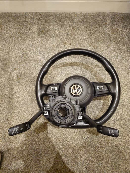 Vand volan r line care se potrivește pe toată gama vag..citiți anuntul