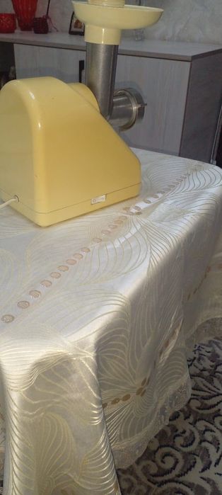 Элекро мясорубка