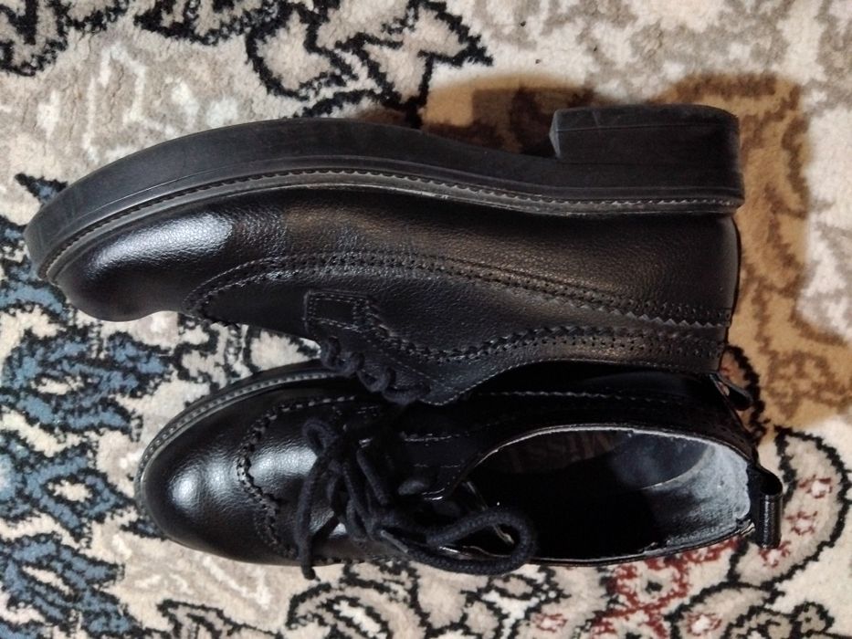 Ботинки и лоферы женские 37 размер