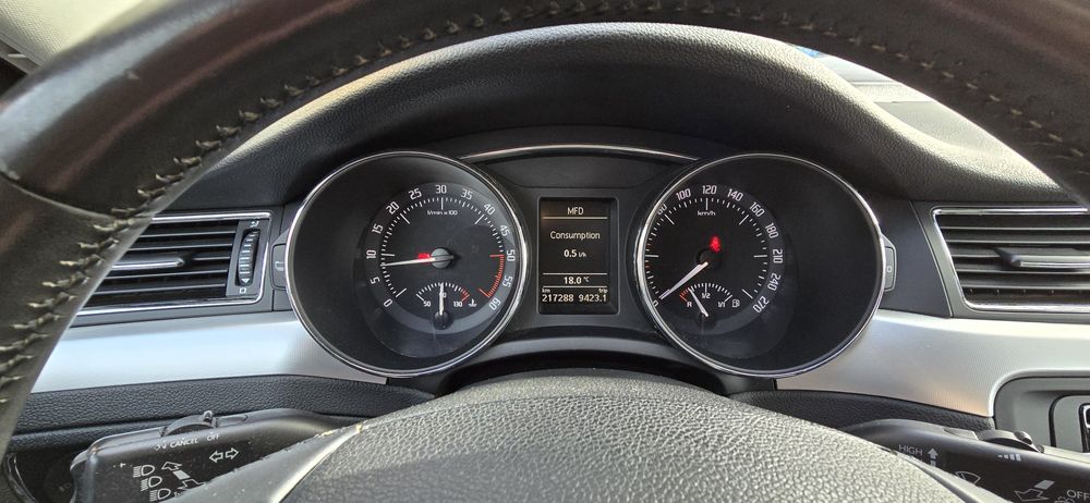 Skoda Superb 2 berlina 2.0 TDI manuala 170 CP