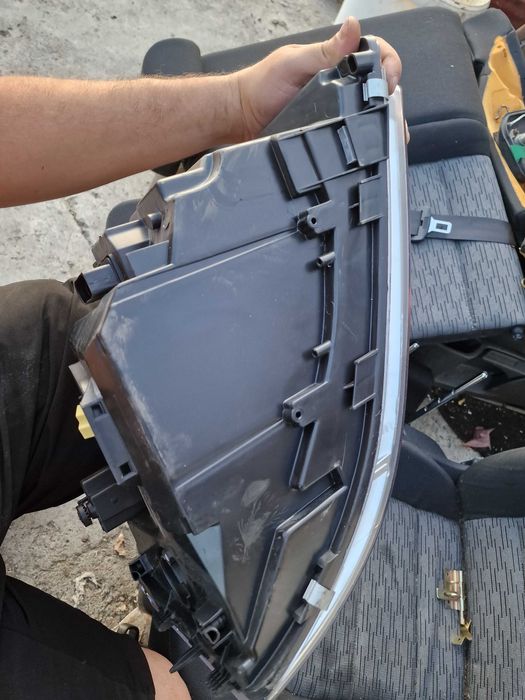 Far Stanga Vw Transporter T5 Nou