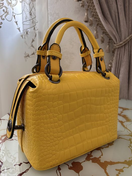 Сумка от Victoria Beckham