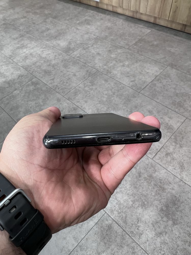 Samsung A72  6/128GB.