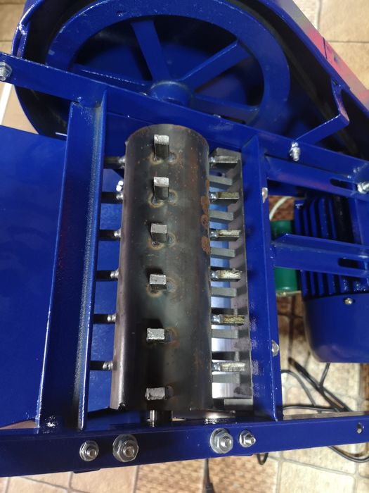 Zdrobitor de fructe cu Tamburi.