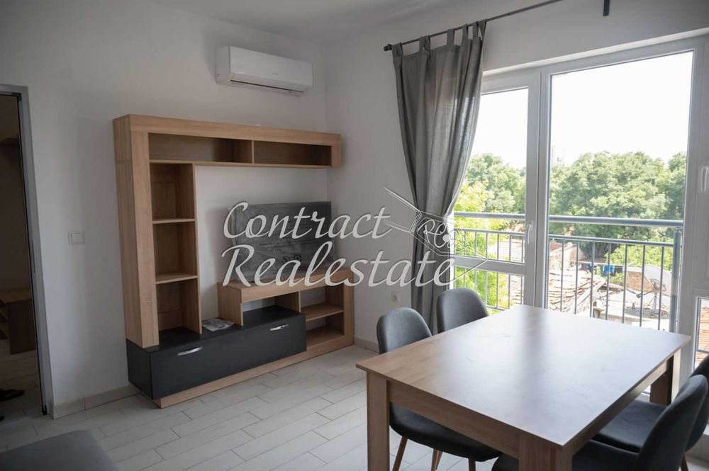 Дава се под наем Двустаен апартамент в Варна, Колхозен пазар - 65 кв.м за 433.5 € - Снимка #1