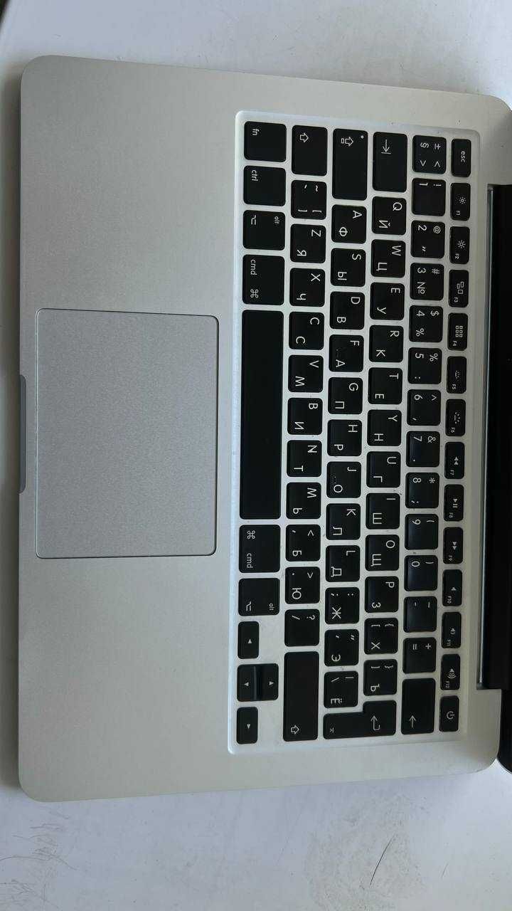 MacBook Pro 13” Retina (2015) в идеальном состоянии