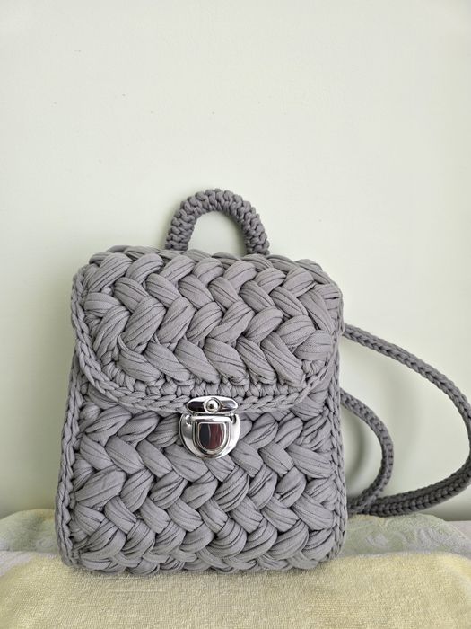 Geantă lucrată manual