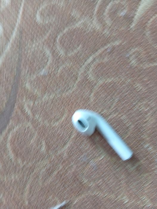 Продам оригинальный наушник