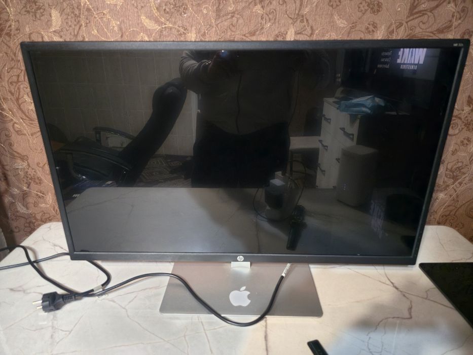 Продам монитор НР 32s 80см
