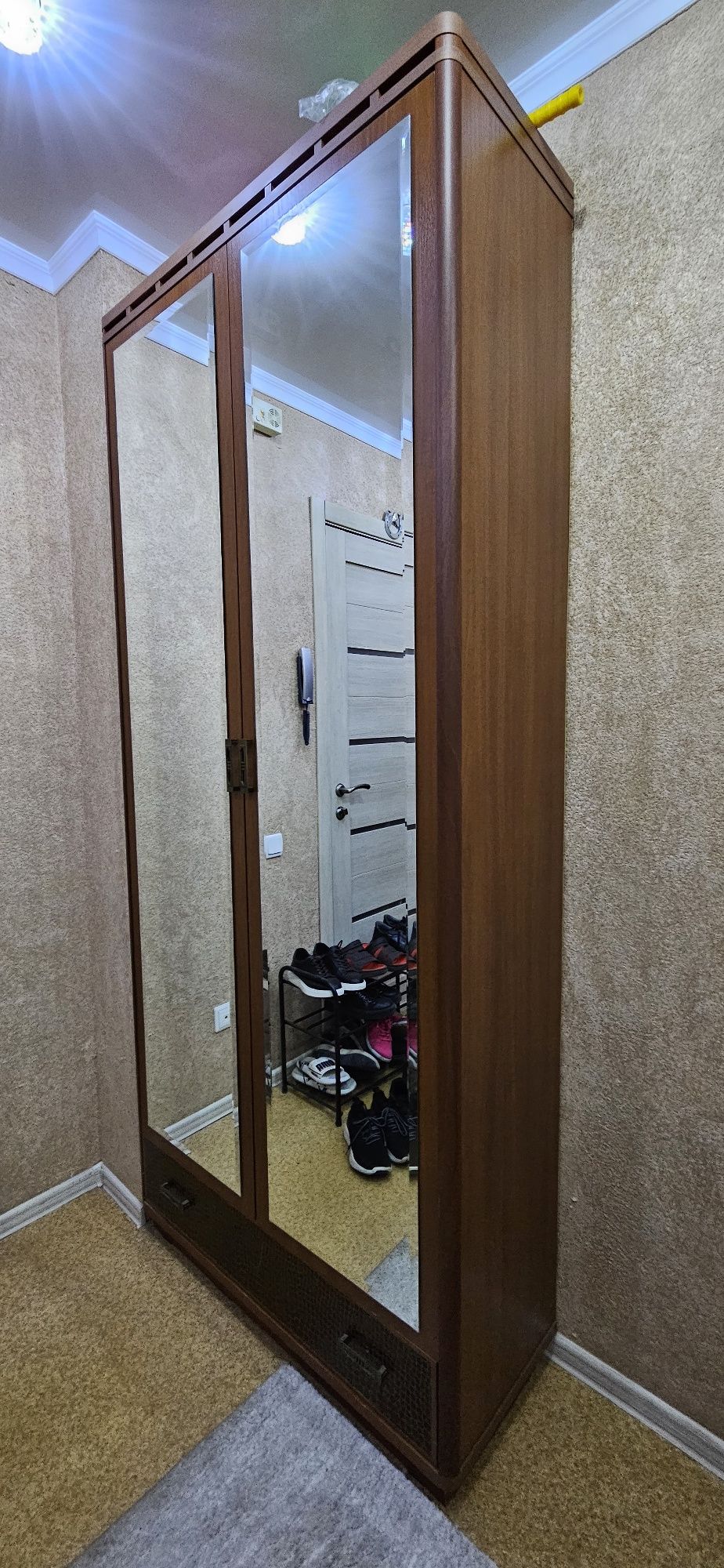 Продам прихожую.