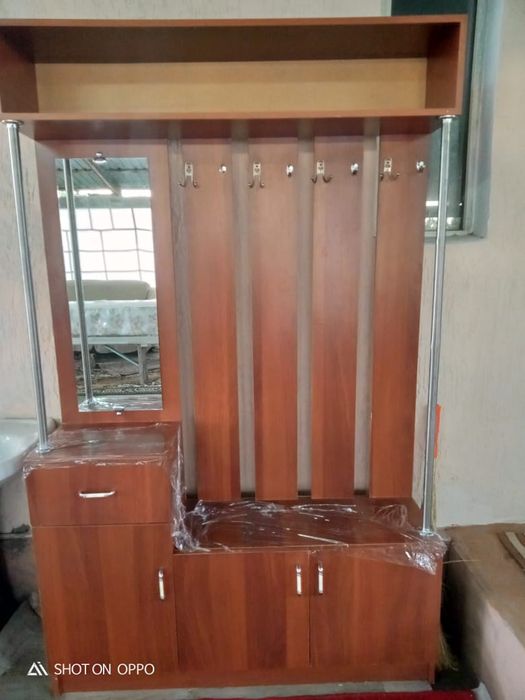 Продам прихожку и ковры