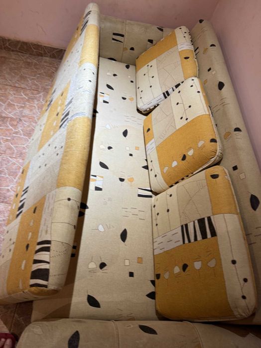 Диван тройка 200см и две табуретки